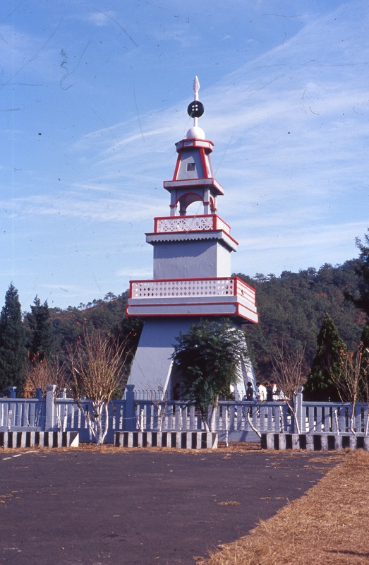 Kiang Nangbah monument